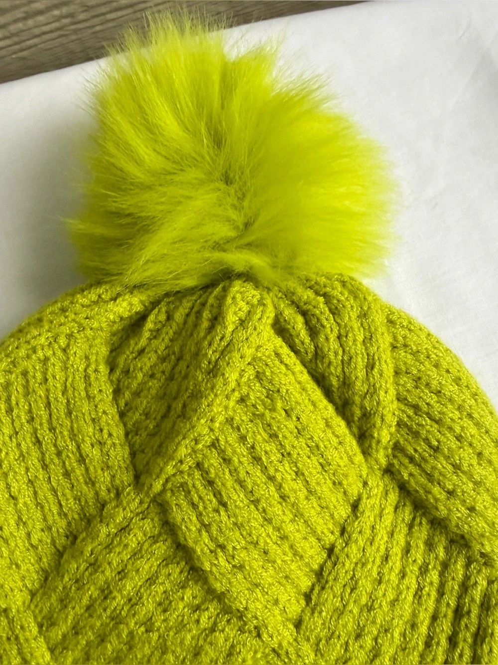 Dr Seuss The Grinch Youth Christmas Green Beanie Pom Hat Gloves Keyring 1 Size